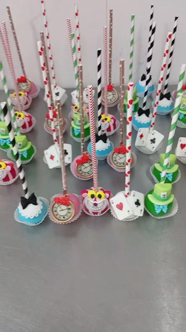 cakepops Αλίκη στη Χώρα των Θαυμάτων