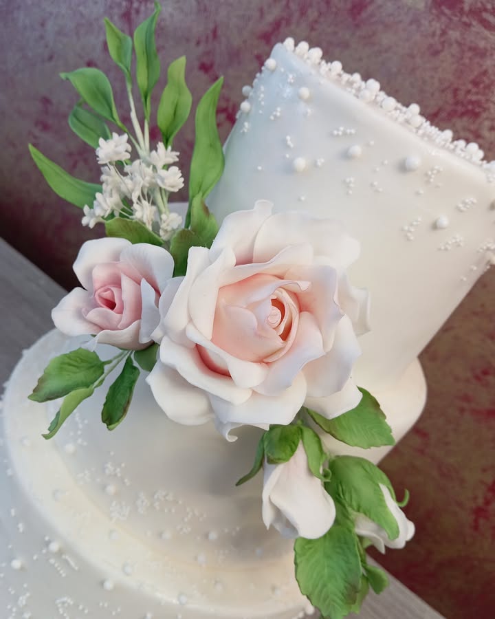 τούρτα γάμου ζαχαρόπαστα