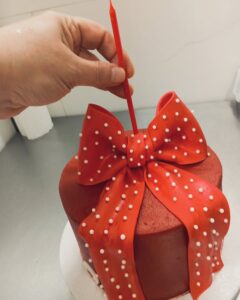 τούρτα με φιόγκο